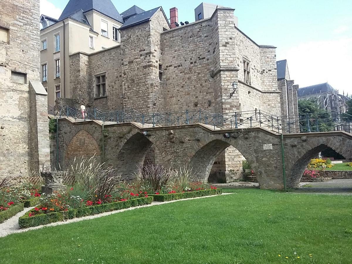 Petite Maison Romantique Au Calme, Coeur Historique Plantagenet, Vue Ville 르망 외부 사진